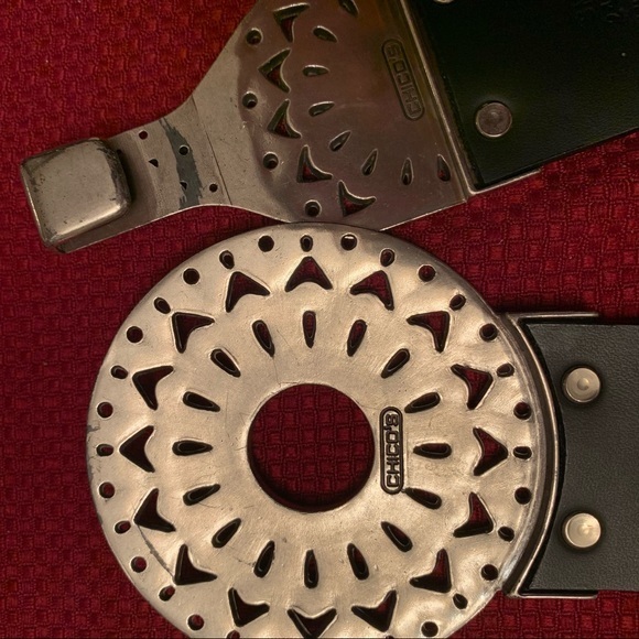 CHICO’s Leather Medallion Belt Black Silver SM - Picture 5 of 6